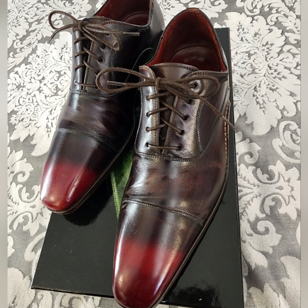 Mens dress shoes size 7 - 39F Magnanni style 17080 Axel brown/red used like new